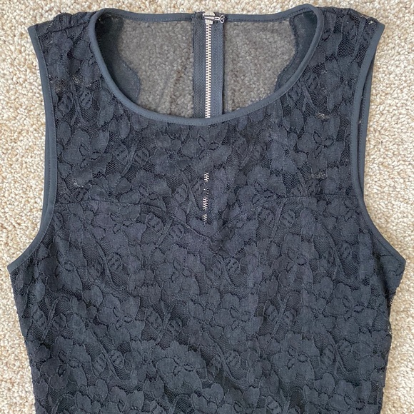 Express Floral Lace Tank with Zip Back - Picture 2 of 10